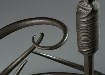 <a href="http://bighornforge.com/plant-stand-a-recent-journey-in-metal/"target="blank">Plant Stand</a> detail