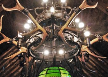 <a href="http://bighornforge.com/birch-point-chandelier/" target="_blank">Birch Point Elk Antler Chandelier</a> detail