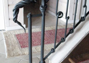 Guardrail detail