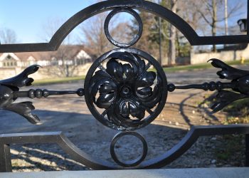 <a href="http://bighornforge.com/about/significant-projects/former-estate-of-harvey-firestone-jr/" target="_blank">Driveway Gate</a> rosette