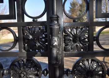 <a href="http://bighornforge.com/about/significant-projects/former-estate-of-harvey-firestone-jr/" target="_blank">Driveway Gate</a> rosettes