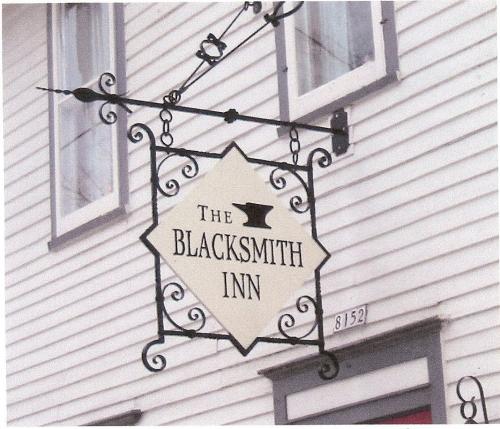SIGN Blacksmith Inn Sign Bracket
