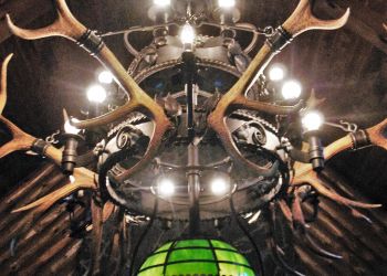 <a href="http://bighornforge.com/birch-point-chandelier/" target="_blank">Birch Point Elk Antler Chandelier</a> detail